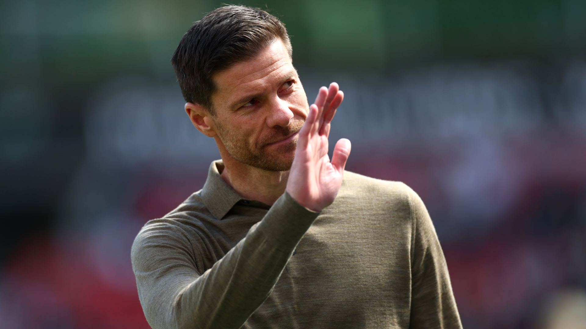 Alonso announces Leverkusen departure