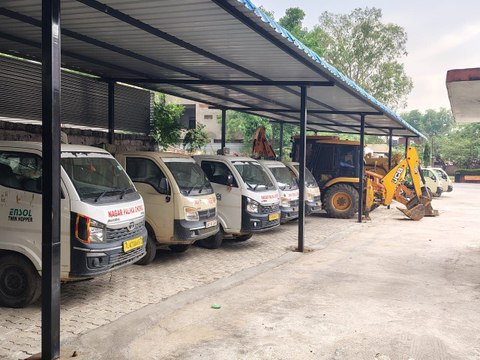 चालकों ने छोड़ी स्टेयरिंग, सफाई वाहनों के थमे पहिए