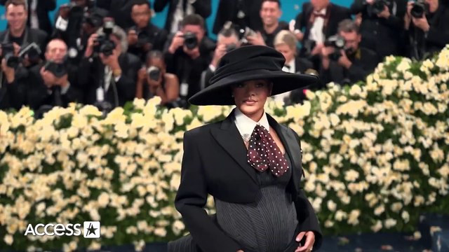 Rihanna & Ciara REUNITE At Met Gala In 1st Photo Together 14 Years After Feud