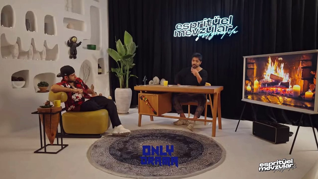 Yusuf Güney:   "Hiçbirinizin rüyasında bile göremeyeceği bir hayat yaşıyorum. Ayda 20-25 konser, aklınızın alamayacağı bir hayat yaşıyorum."