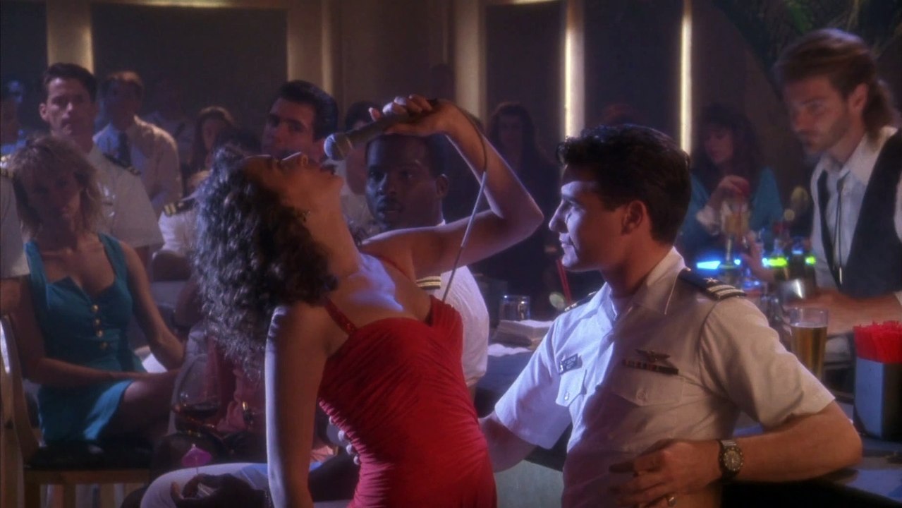 Hot Shots 1 - 07 - the serenade
