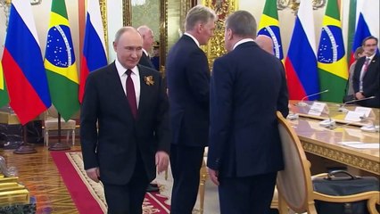 Lula aboga por reforzar la "asociación estratégica" de Brasil con Rusia durante visita a Moscú