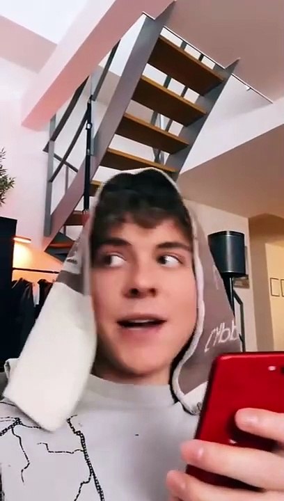 Heirate ihn, wenn er beim 1. Date so ist   Jonas Ems #Shorts