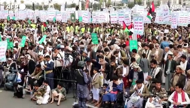 Yemen, nuova maxi-manifestazione a sostegno dei palestinesi