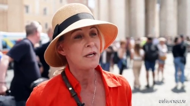 La pace una priorità per il papa : l'auspicio dei fedeli in Vaticano