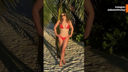 59-vuotias Elizabeth Hurley esittelee veistoksellista vartaloaan bikineissä Malediiveilla