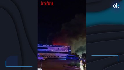 Confinados en Cataluña 5 municipios por el incendio de una fábrica con 70 toneladas de cloro