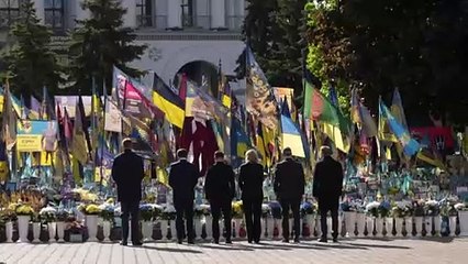 Starmer joins leaders to pay tribute to Ukraine’s war dead