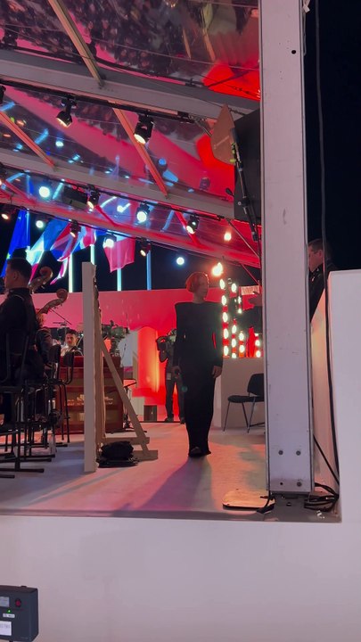 Vidéos - Natasha Saint-Pier - France 2 invite les Français à une soirée d'exception : Le concert de la paix, en direct des Champs-Élysées, au pied de l'Arc de Triomphe, Paris, France, le 9 mai 2025Photographe : Elie Chocron / Bestimage