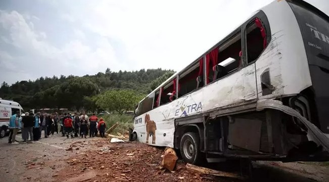 Çanakkale Valisi Ömer Toraman, Ezine ilçesi yakınlarındaki trafik kazasına ilişkin açıklama yaptı