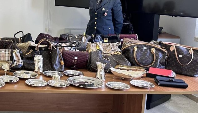 Sottrae fondi per 360mila euro e acquista borse di lusso: sequestri a funzionaria comunale (10.05.25)