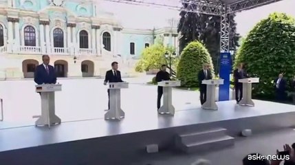 Zelensky: tregua mette basi per pace, Trump concorda