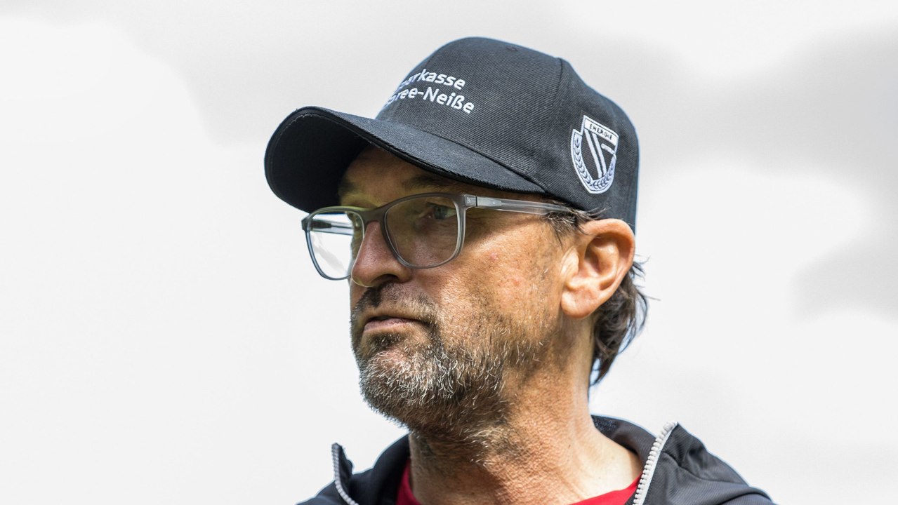 Wollitz legt gegen Krauß nach: 'Sie kaufen 20 Äpfel und es ist ein fauler drin'