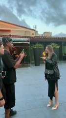 Un grupo de francesas pide a Lamine Yamal que les haga una foto sin reconocerlo en el restaurante de un exdirectivo del Barça