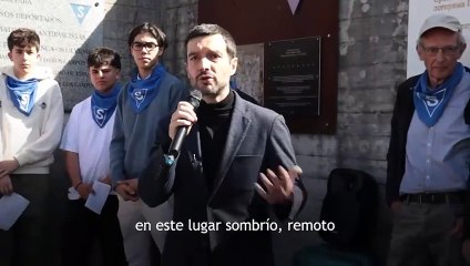 El ministro de de Derechos Sociales, Pablo Bustinduy, en el campo de Gusen, adjunto al de Mauthausen.