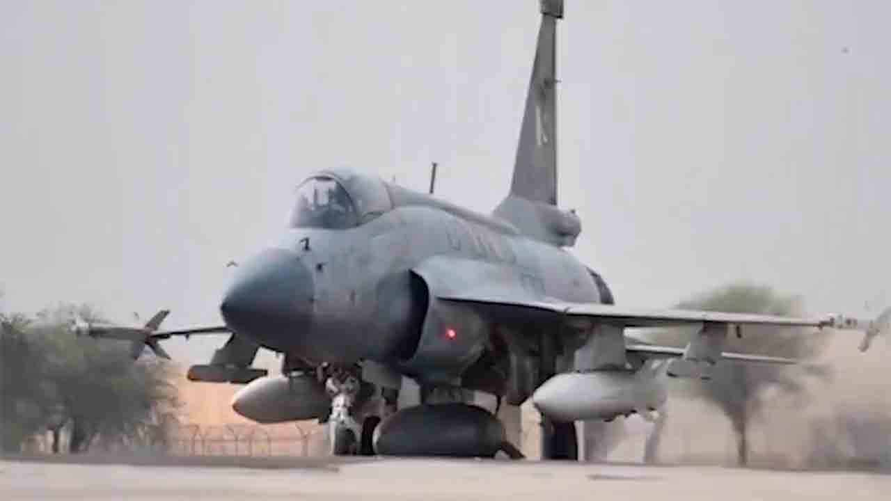 Spannung in der Luft: Pakistan behauptet Zerstörung eines indischen S-400 mit chinesischer Rakete