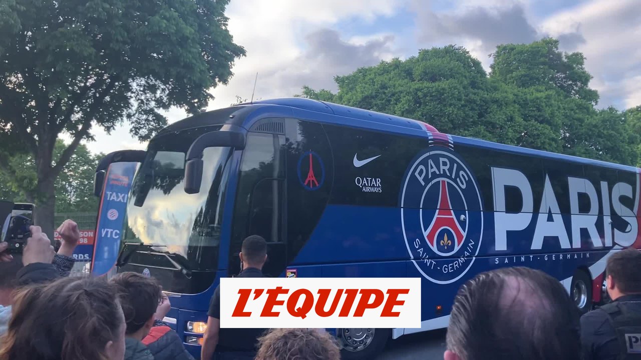 L'arrivée du bus parisien à Montpellier - Foot - L1