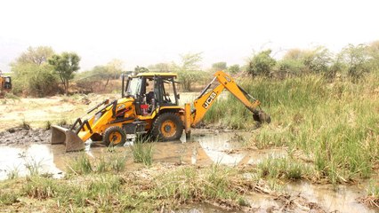 निगम की पोेकलेन ने ध्वस्त किए कच्चे रास्ते-पगडंडी