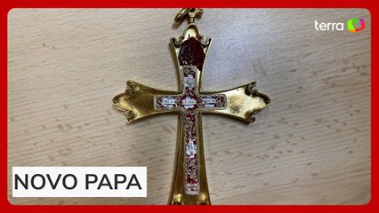 Crucifixo do papa Leão XIV tem pedaços de ossos de Santo Agostinho, diz Vaticano