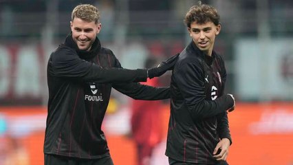 Joao Felix llama "Pende#$" a Santi Giménez en plena entrevista y las redes sociales explotan