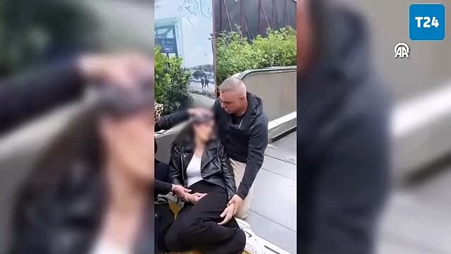 Maltepe metro istasyonunda üzerine reklam panosu düşen kadın yaralandı