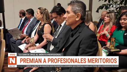 SCZ: PREMIAN A PROFESIONALES MERITORIOS
