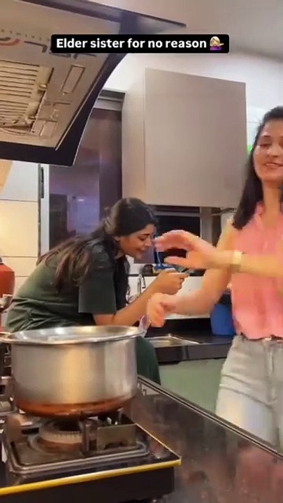 SISTER LOVE BE LIKE 💕🤣