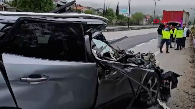 TIR'a arkadan çarpan cipin sürücüsü yaralandı