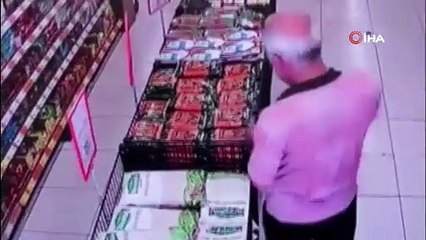 Torununa muz almak isterken cüzdanından oldu: Hırsızlık anları kamerada