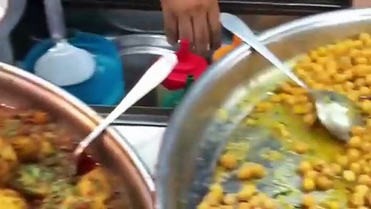 Karachi's Culinary Tapestry A Flavorful Experience