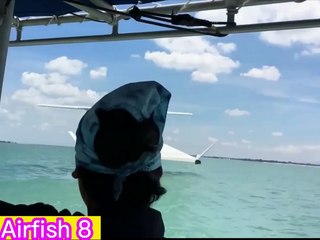 This Plane Is Flying Way Too Low 😱🌊 | Stunning Ocean Pass