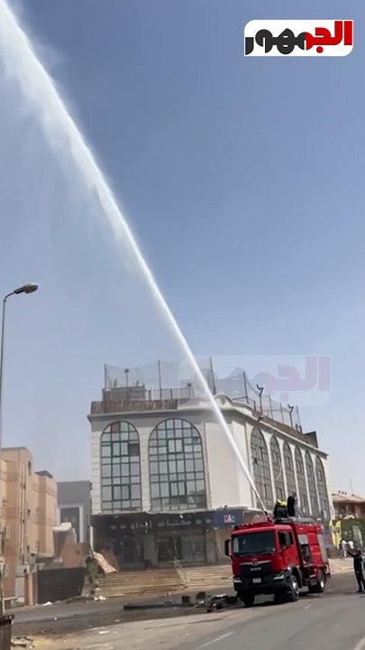 الحماية المدنية بالقاهرة بإشراف اللواء جمال ياسين تخمد حريق في برج محمول بالتجمع الأول