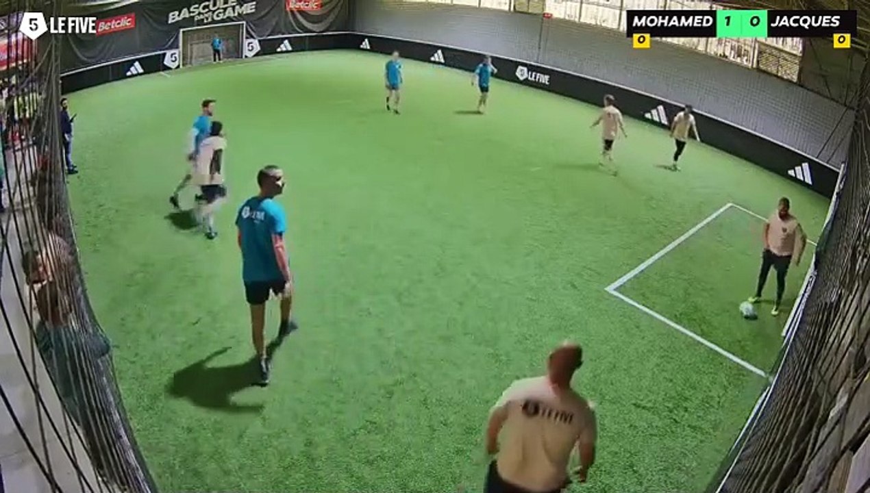 MOHAMED SADIKI - JACQUES SEMBATENE 11/05 à 10:42 - Football Terrain 3 (LeFive Pau)
