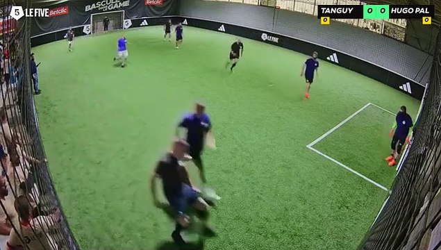 TANGUY - HUGO PALAIS 11/05 à 10:21 - Football Terrain 3 (LeFive Pau)