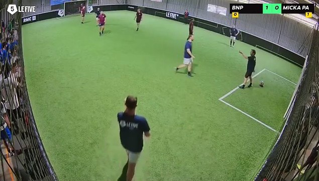 BNP - MICKA PAMPOUILLE 11/05 à 09:21 - Football Terrain 2 (LeFive Pau)