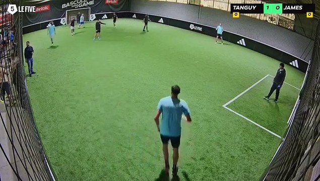 TANGUY - JAMES 11/05 à 09:13 - Football Terrain 3 (LeFive Pau)