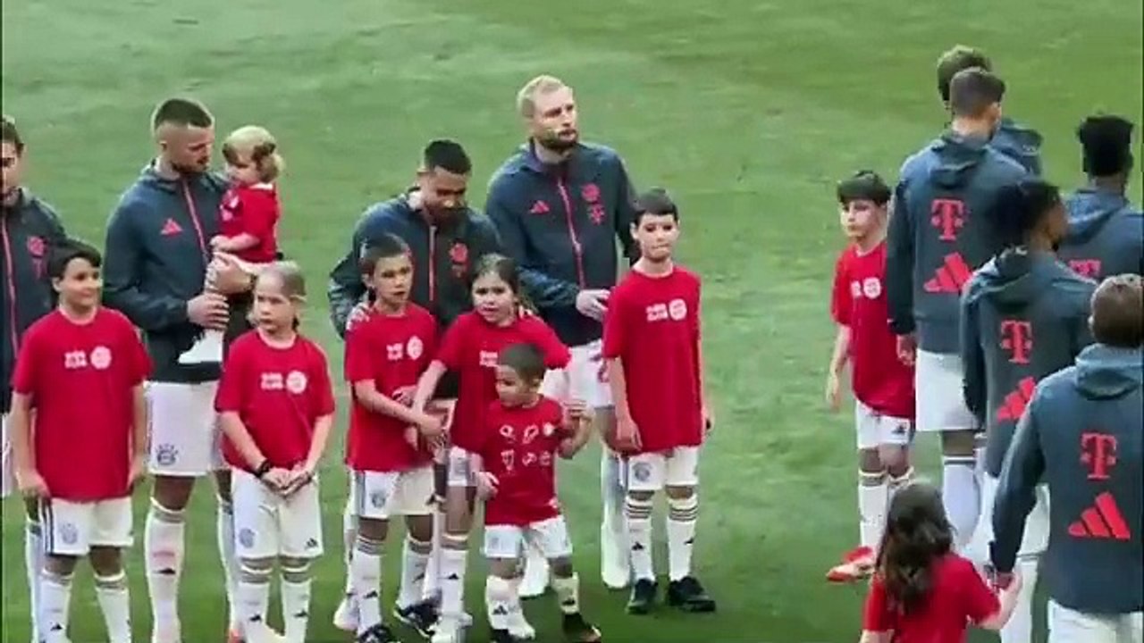 Bayern Munich vs Borussia M'gladbach 2-0 - Olisé & Kane Goals - bayern Gladbach