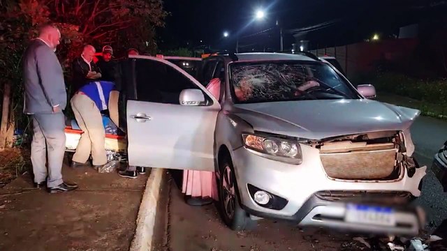 Colisão entre veículos deixa três idosos feridos no Parque Verde, em Cascavel