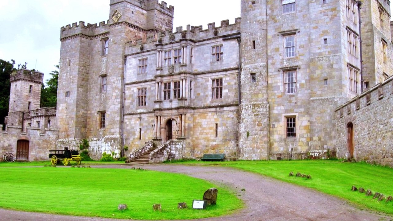 Chillingham Castle की डरावनी सच्चाई 😱 | Blue Boy और Lady Mary की भूतिया कहानी 👻