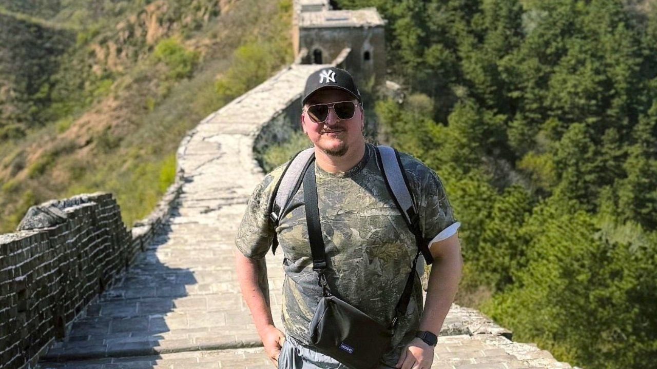 Man trekked the Great Wall of China for his brother who died in tragic fall
