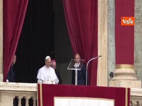 Papa Leone XIV: Fratelli e sorelle, buona domenica . Boato di applausi e grida a Piazza San Pietro