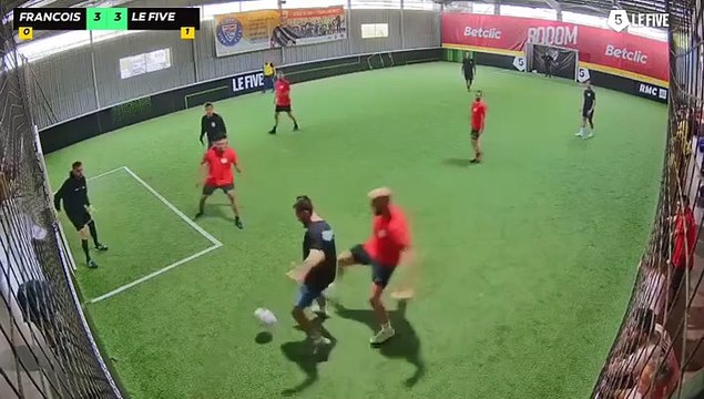 FRANCOIS GOMOND - Le Five Pau 11/05 à 12:36 - Football Terrain 1 (LeFive Pau)