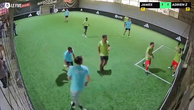 JAMES - ADRIEN ZERBINATI 11/05 à 12:31 - Football Terrain 3 (LeFive Pau)