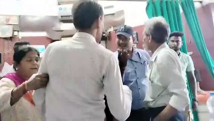 जिला अस्पताल की इमरजेंसी में हंगामा, मरीज ने पहले दिखाने को लेकर किया बवाल