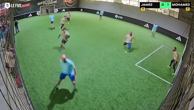 JAMES - MOHAMED SADIKI 11/05 à 11:54 - Football Terrain 3 (LeFive Pau)