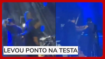 Marrone cai do palco, bate cabeça e show é encerrado em Goiânia