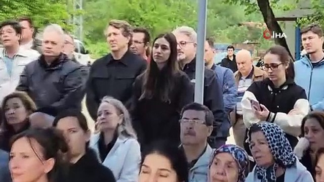 Sipariş teslim ettikten sonra 25 bıçak darbesiyle öldürülen Ata Emre vefatının 1. yılında mezarı başında anıldı