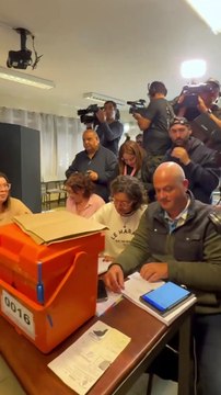 Así votaba el ex presidente Luis Lacalle Pou en el circuito 16 del IFD de la ciudad de Canelones