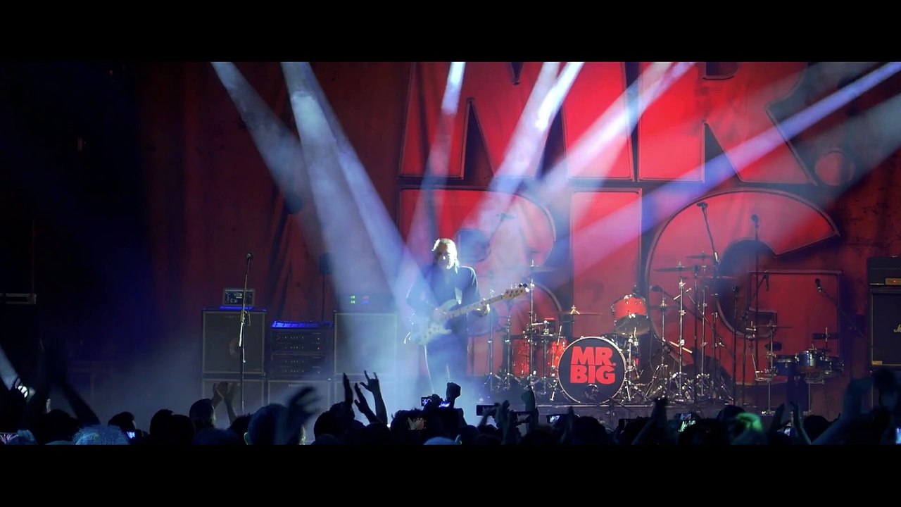 Bass Solo...Addicted to That Rush - Mr. Big (live)