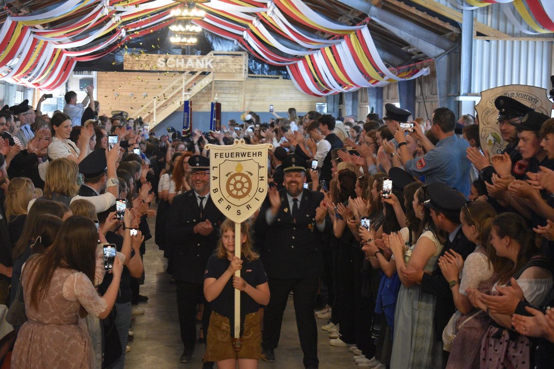 Die große Sause zur 125-Jahr-Feier der FF Labersricht auf dem Neumarkter Schafhof